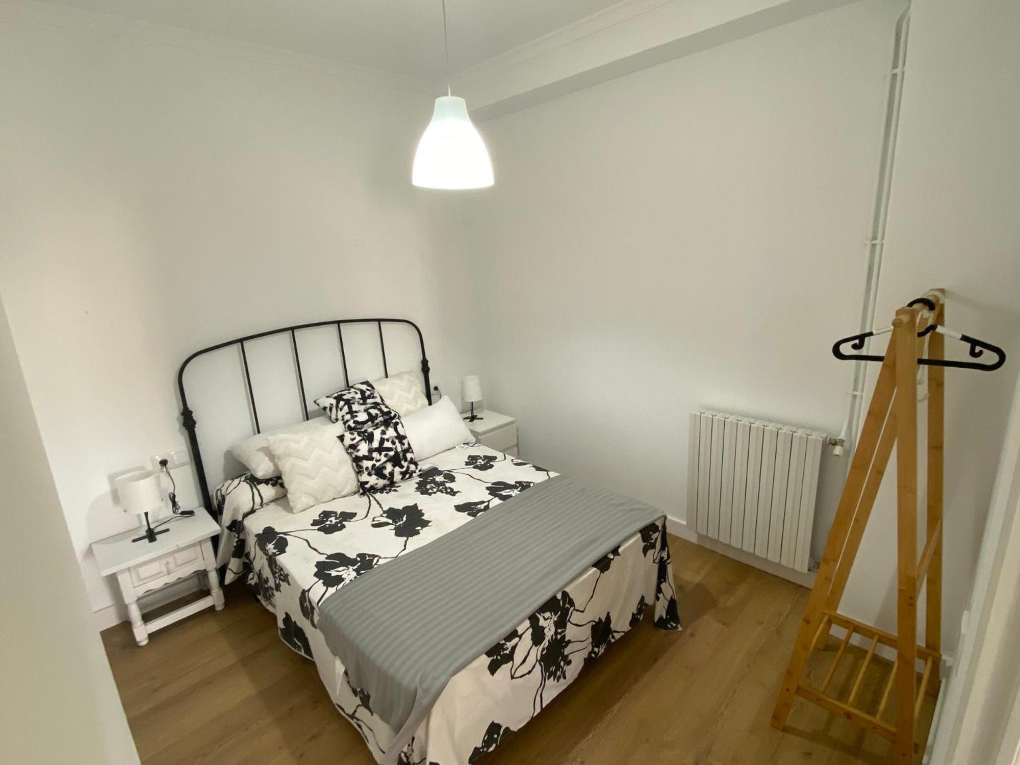 Campo De La Compania Apartman Monforte De Lemos Kültér fotó